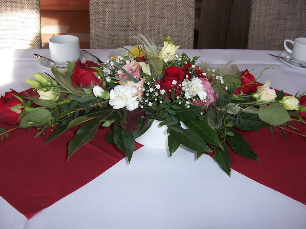 באד דירנברג Hotel Altes Badehaus מראה חיצוני תמונה
